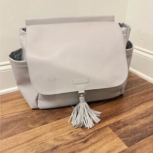 Skip Hop Greenwich convertible
Bag